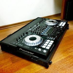 פלטה מאלומיניום מושחר